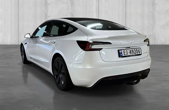 Tesla Model 3 2024 photo 5