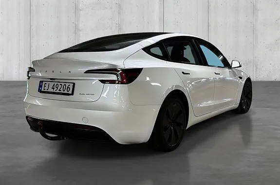 Tesla Model 3 2024 photo 4