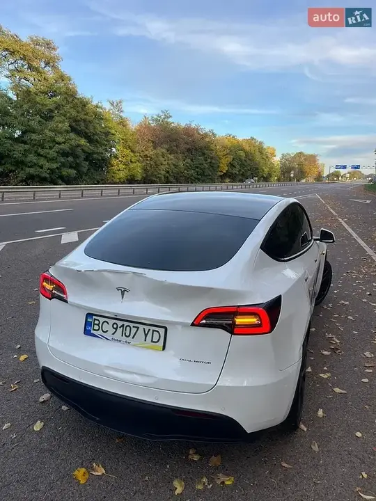 Tesla Model Y 2021 photo 3
