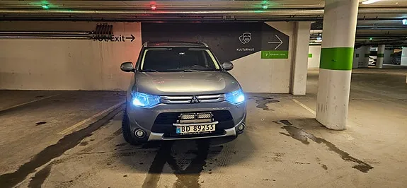 Mitsubishi Outlander 2014 photo 2