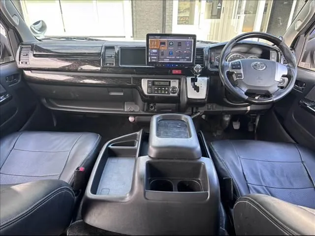 Toyota Hiace Wagon 2017 photo 4