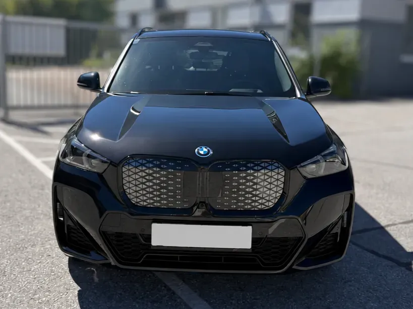 BMW Ix1 2025 photo 3