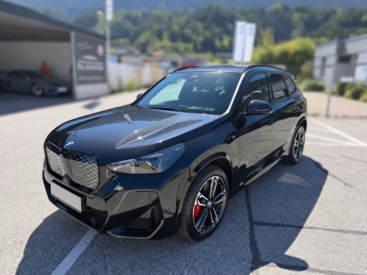 BMW Ix1 2025 photo 2