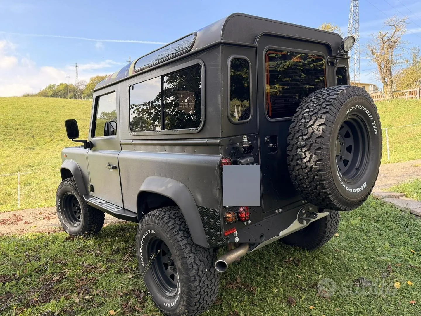Land Rover Defender 2015 photo 3