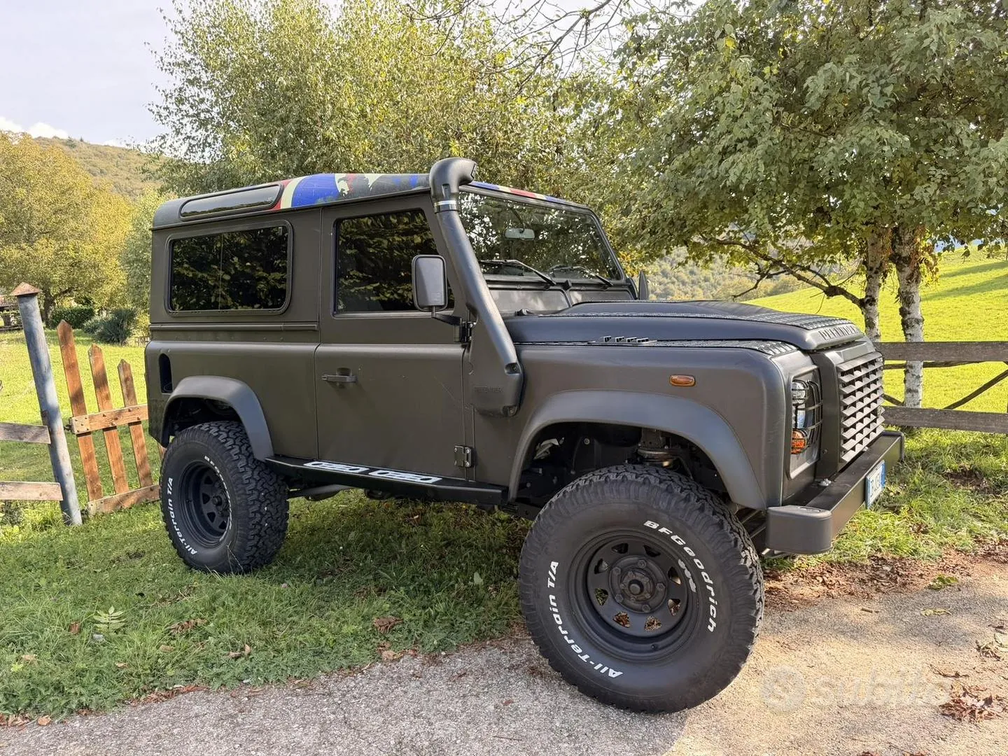 Land Rover Defender 2015 photo 4