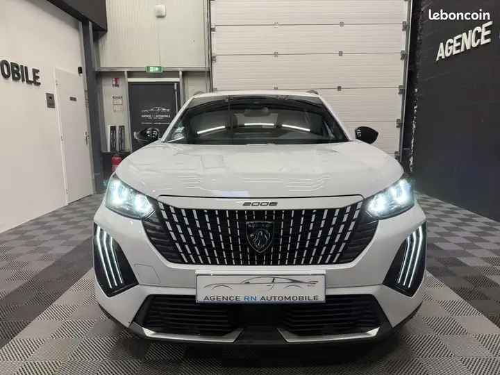 Peugeot 2008 2024 photo 2