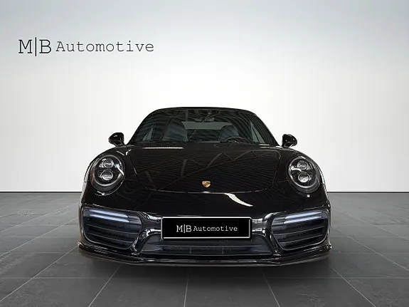 Porsche 911 Turbo S 2018 photo 2