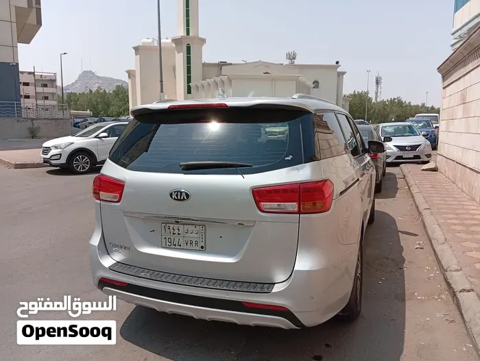 Kia Carnival