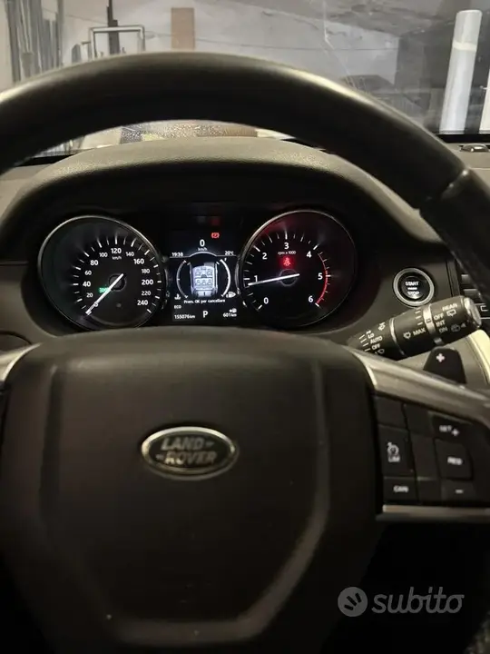 Land Rover Discovery Sport 2017 photo 5