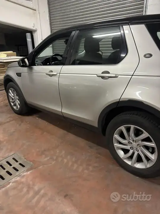 Land Rover Discovery Sport 2017 photo 4