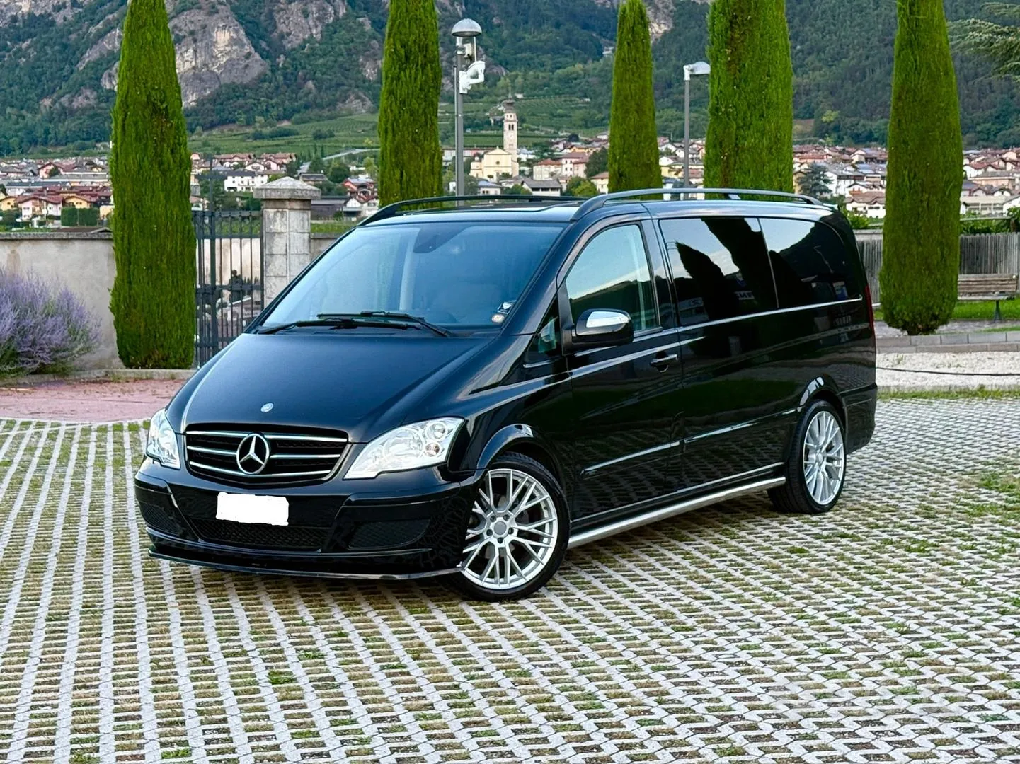 Mercedes-Benz Viano 2013 photo 2