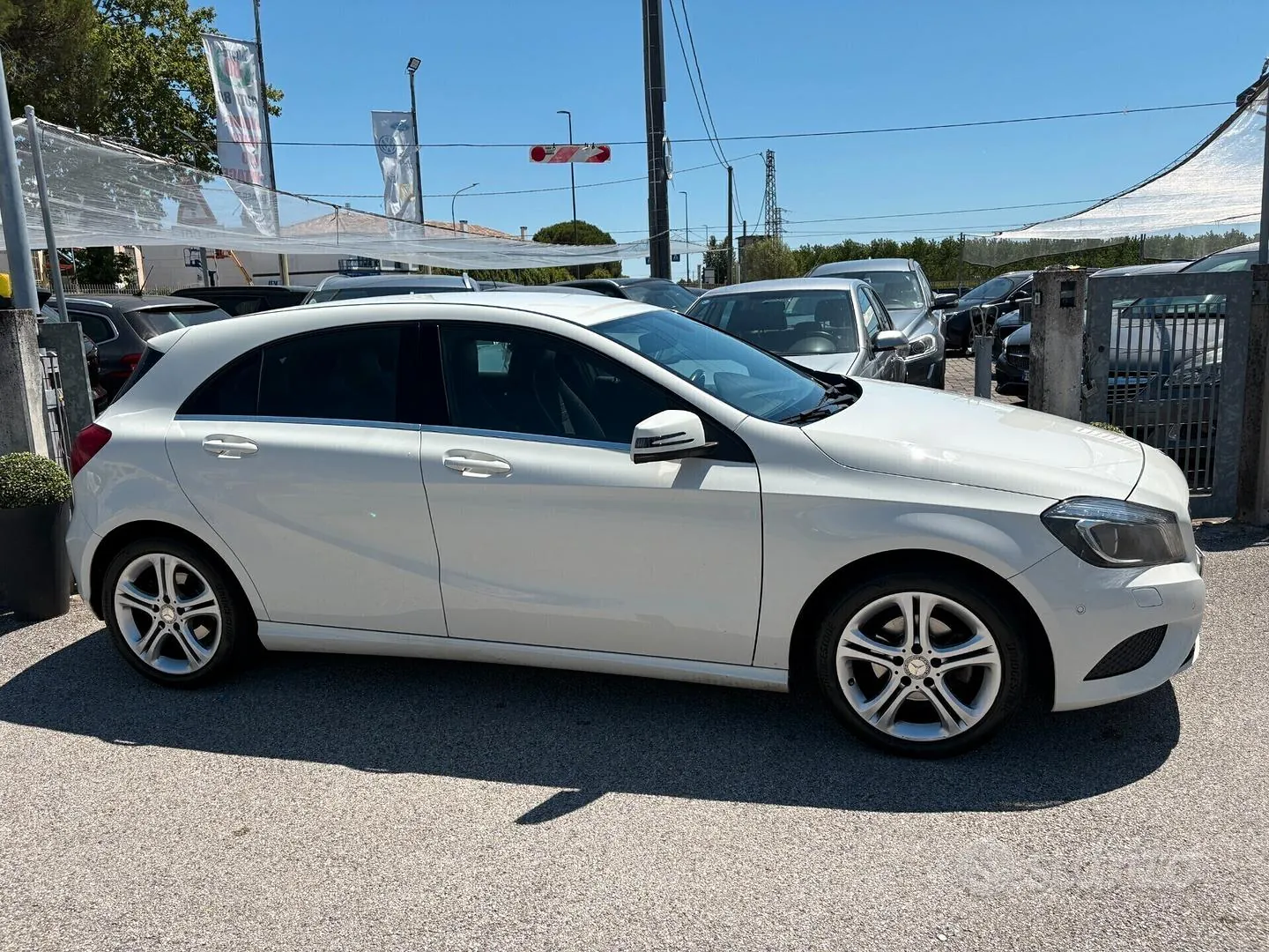 Mercedes-Benz A 180 2015 photo 3