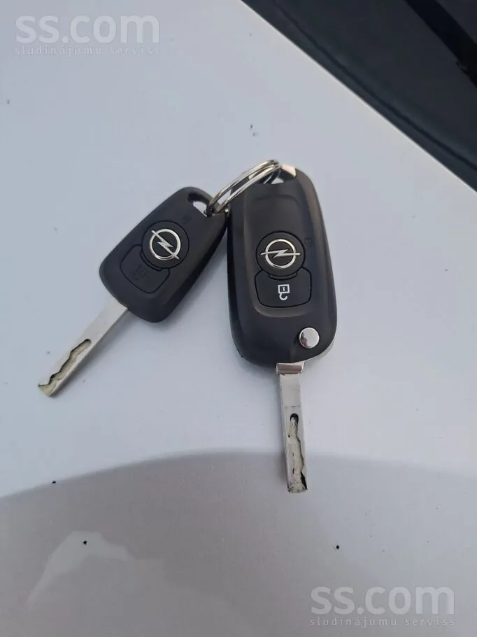 Opel Astra 2018 photo 3