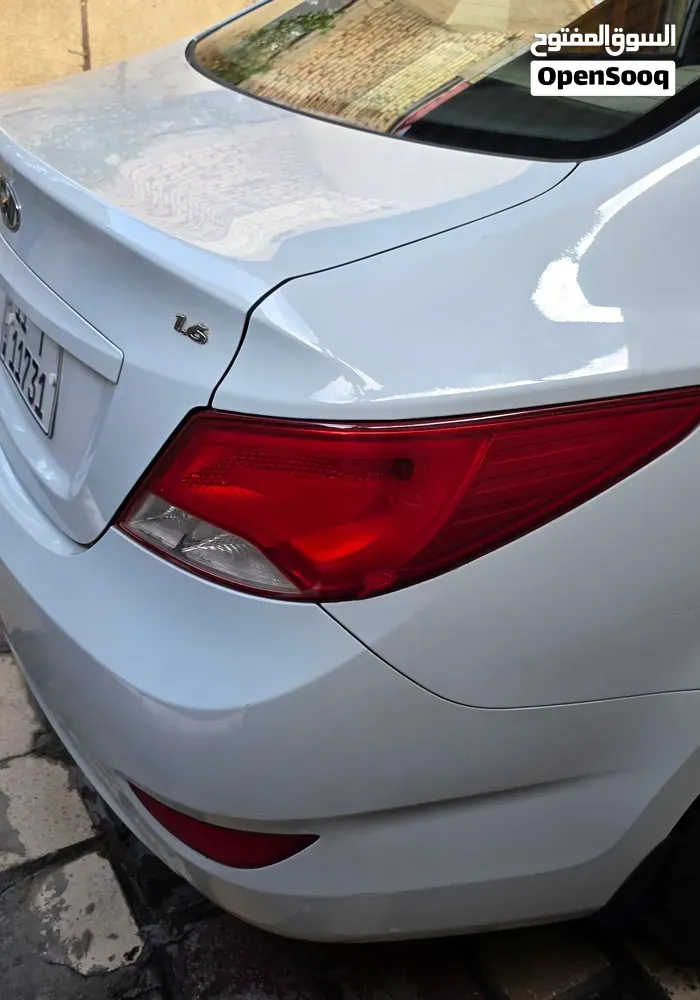 Hyundai Accent 2018 photo 4
