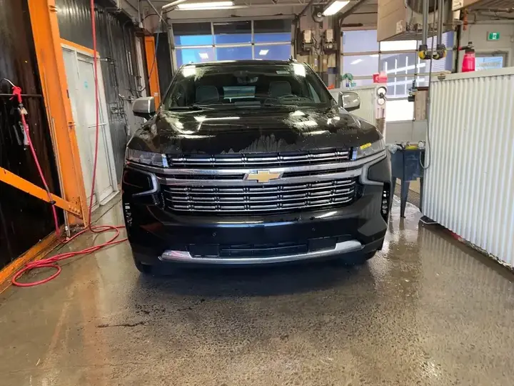 Chevrolet Suburban 2023 photo 5