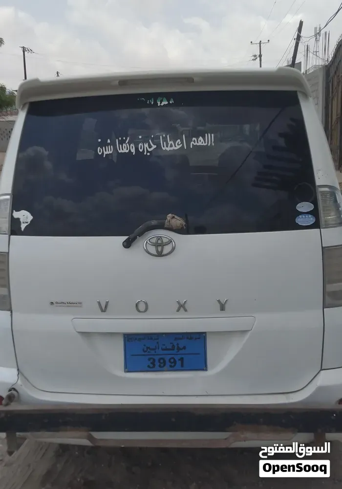 Toyota Voxy 2025 photo 4