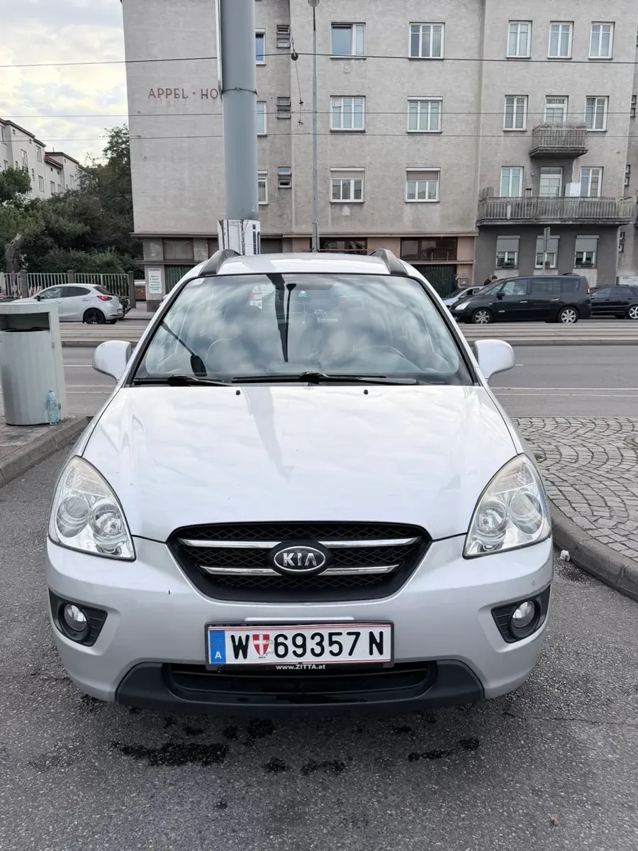 Kia Carens 2008 photo 3