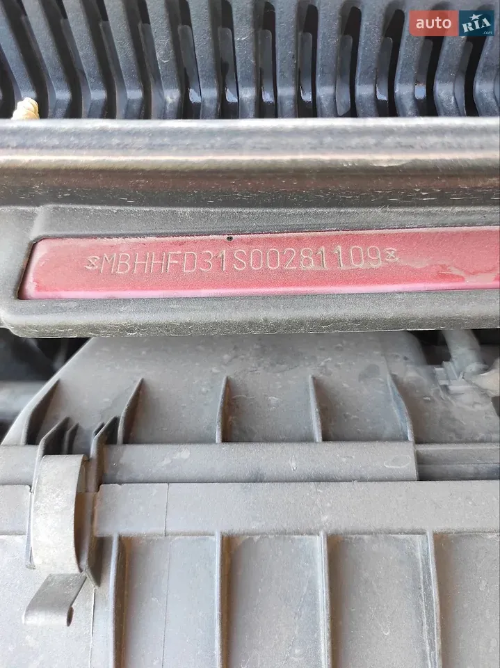 Nissan Pixo 2010 photo 2
