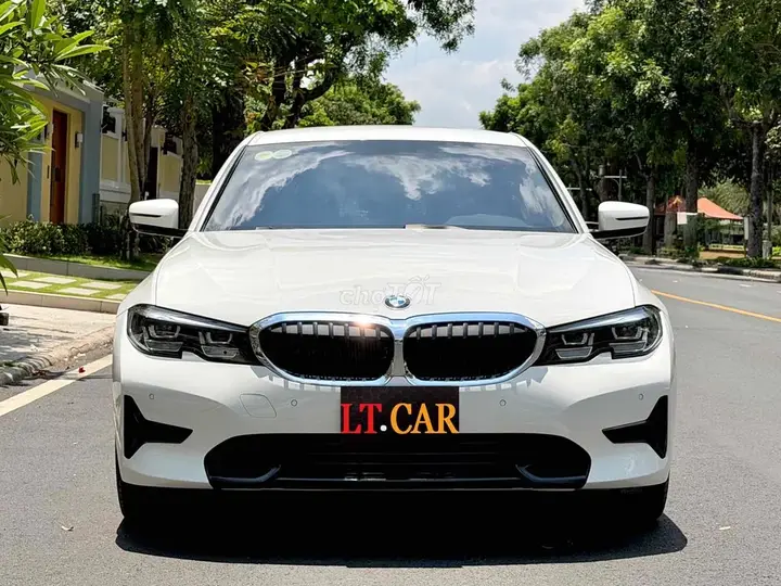 BMW 3 Series 2022 photo 2