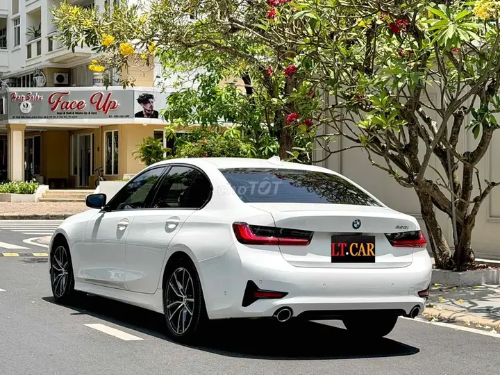 BMW 3 Series 2022 photo 4