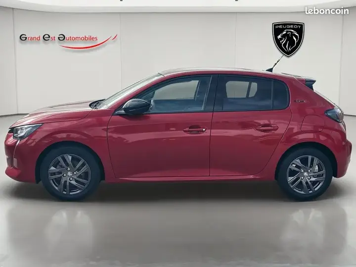 Peugeot 208 2022 photo 2