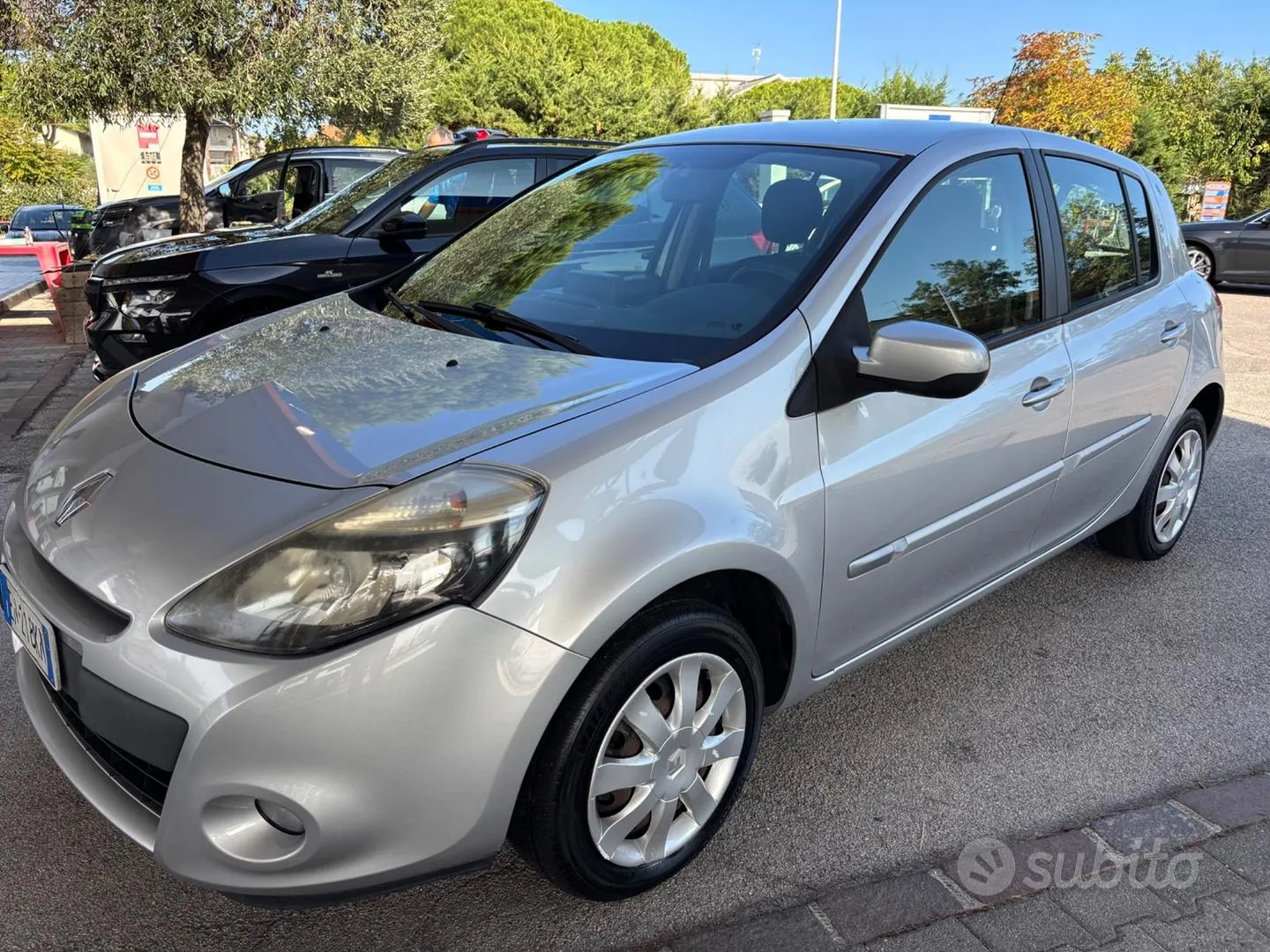 Renault Clio 2012 photo 2