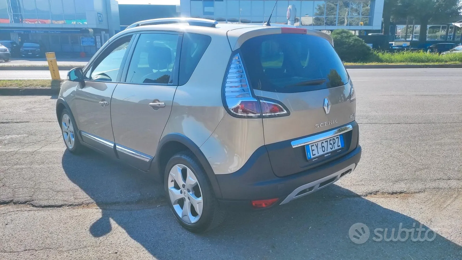 Renault Scenic 2015 photo 2