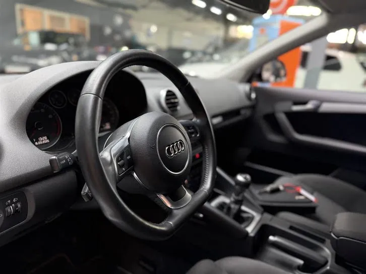 Audi A3 2010 photo 2
