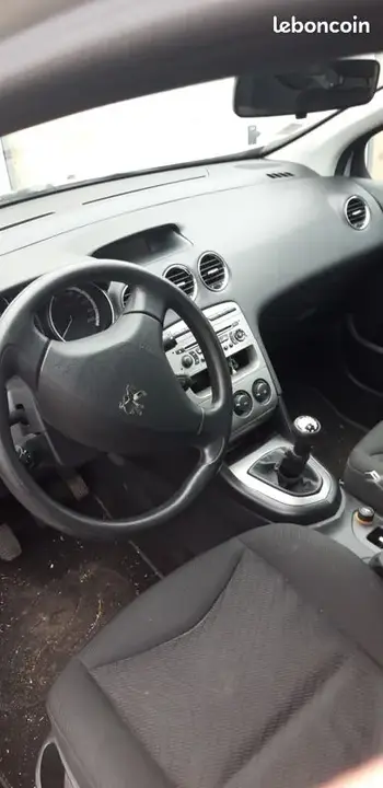 Peugeot 308 2008 photo 2