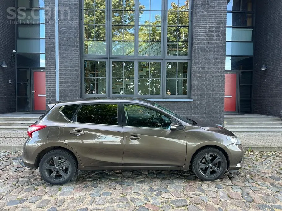 Nissan Pulsar 2015 photo 2