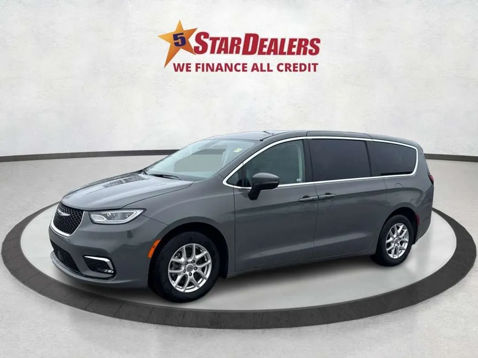Chrysler Pacifica 2023 photo 3
