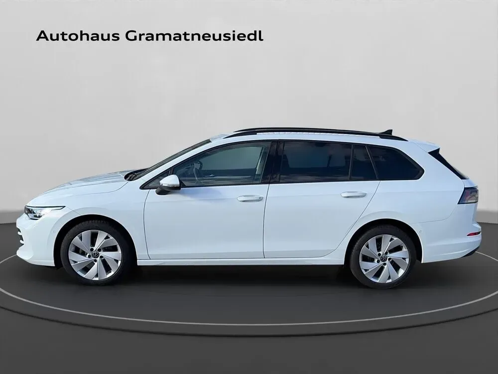 Volkswagen Golf 2025 photo 2