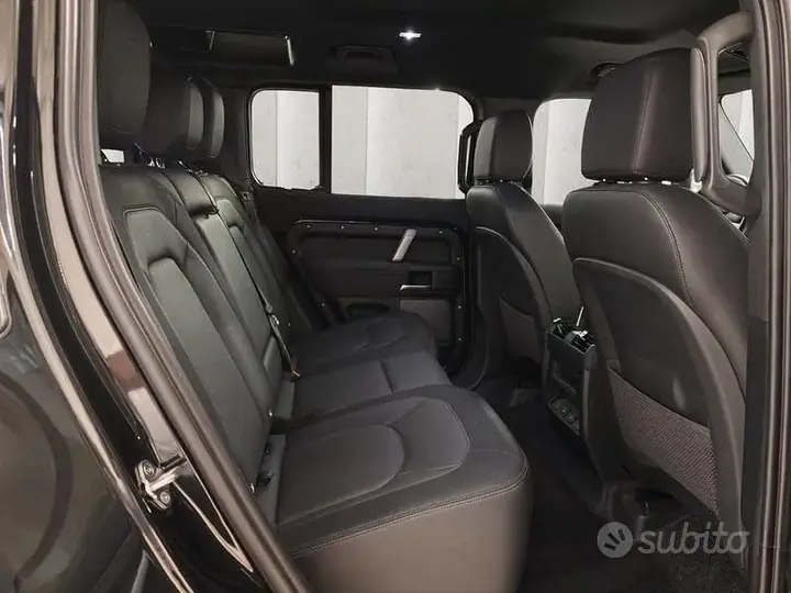 Land Rover Defender 2022 photo 5