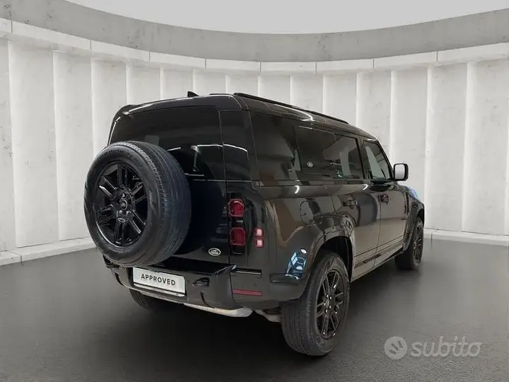 Land Rover Defender 2022 photo 2