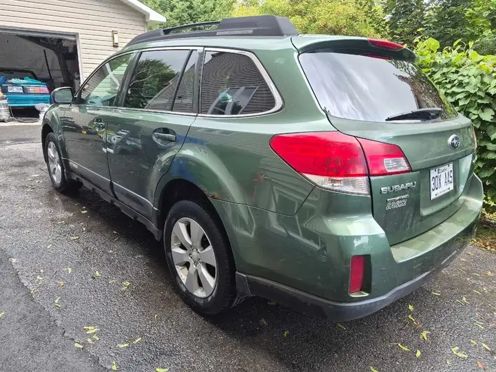 Subaru Outback 2012 photo 5