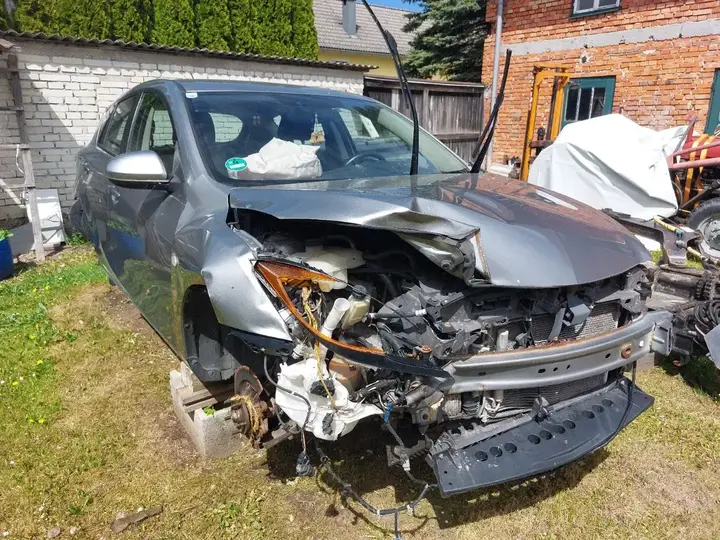 Mazda Mazda3 2011 photo 3