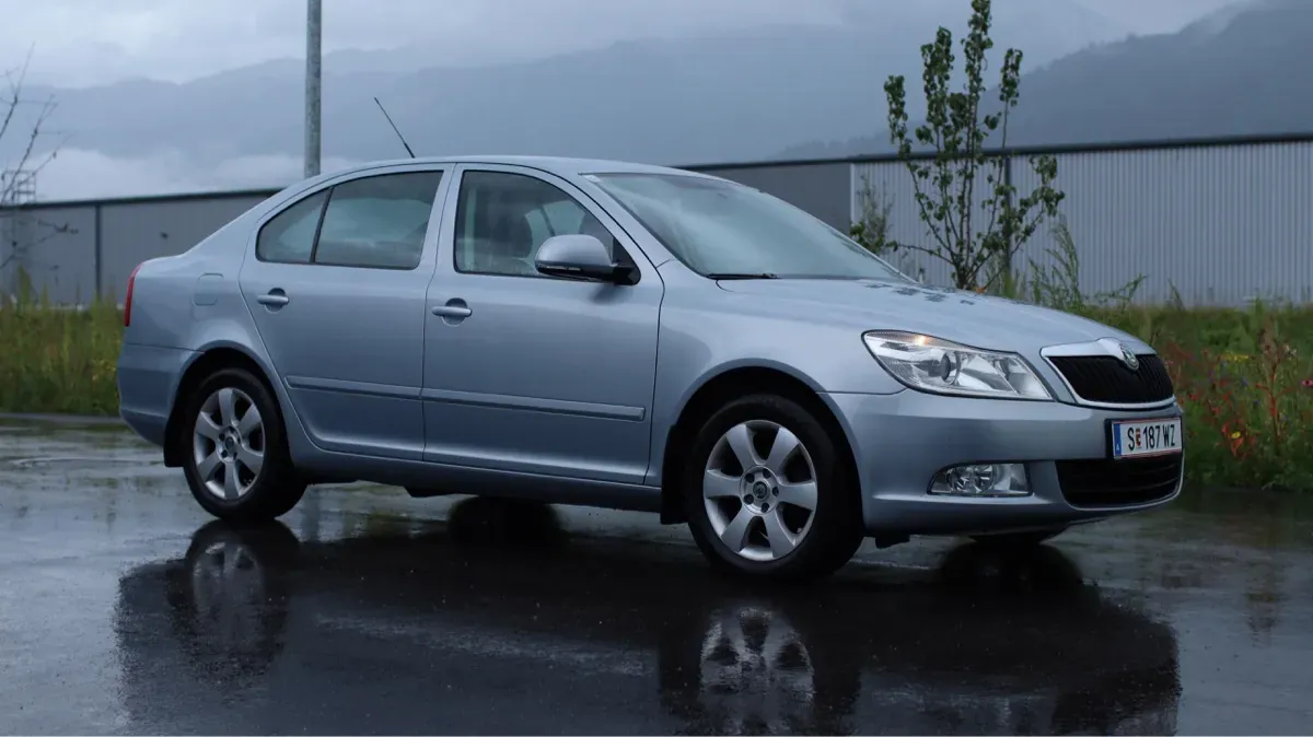 Skoda Octavia 2010 photo 2