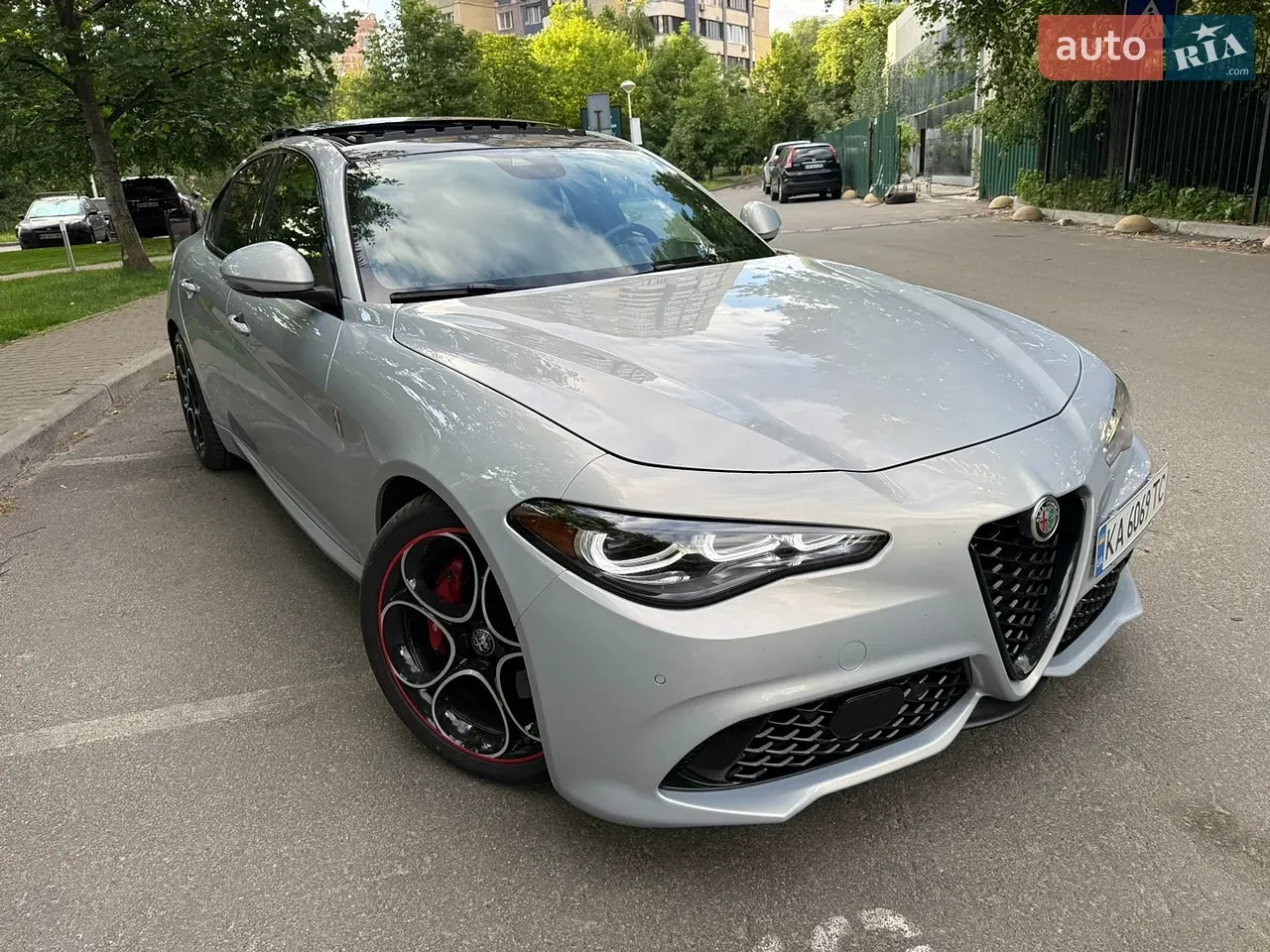 Alfa Romeo Giulia 2022 photo 2