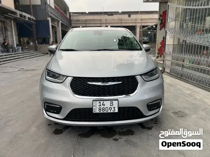 Chrysler Pacifica 2023 photo 2