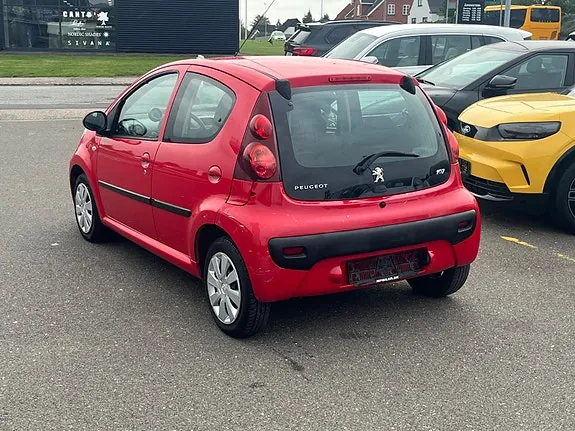 Peugeot 107 2013 photo 3