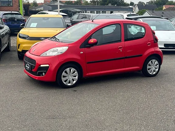 Peugeot 107 2013 photo 2
