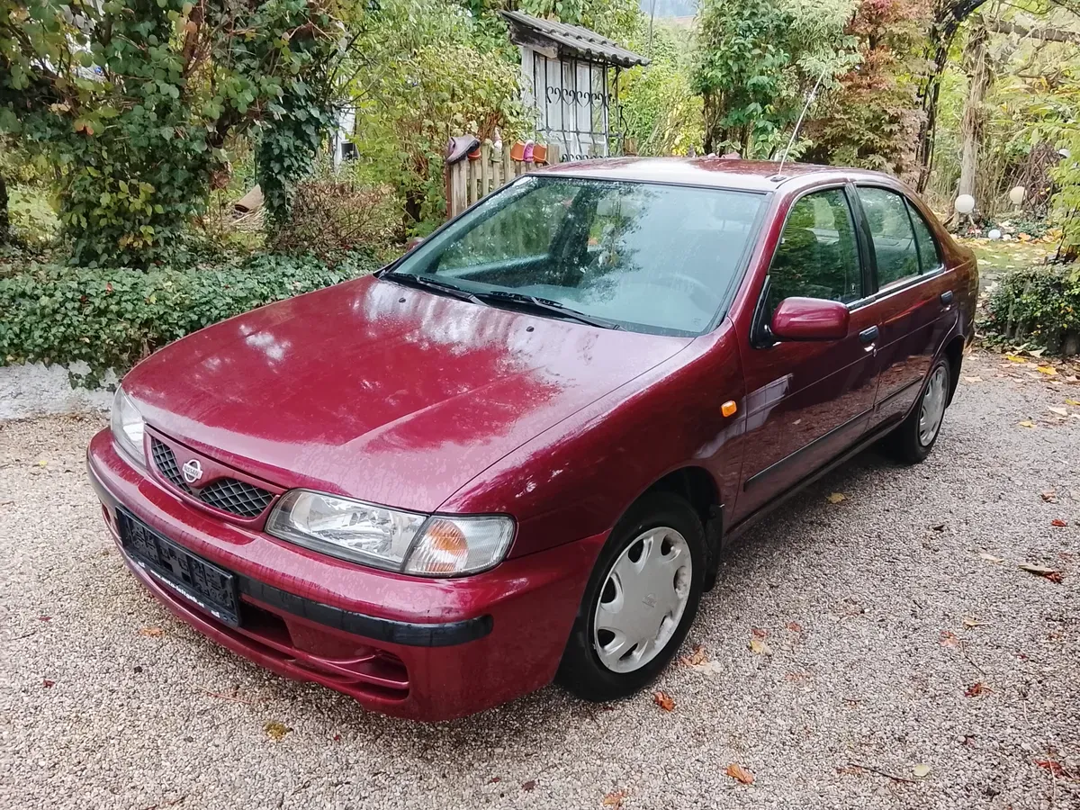 Nissan Almera