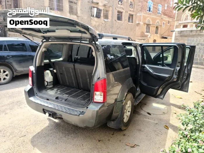 Nissan Pathfinder 2006 photo 2