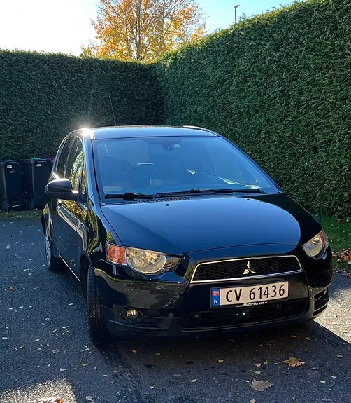 Mitsubishi Colt 2011 photo 2