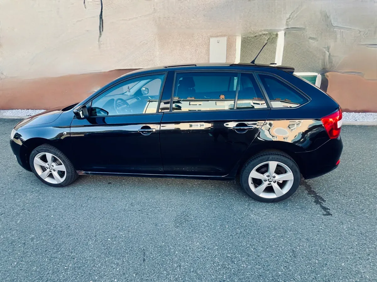 Skoda Rapid 2014 photo 2