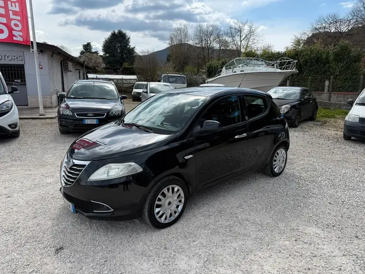Lancia Ypsilon