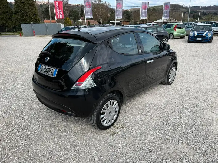 Lancia Ypsilon 2012 photo 3