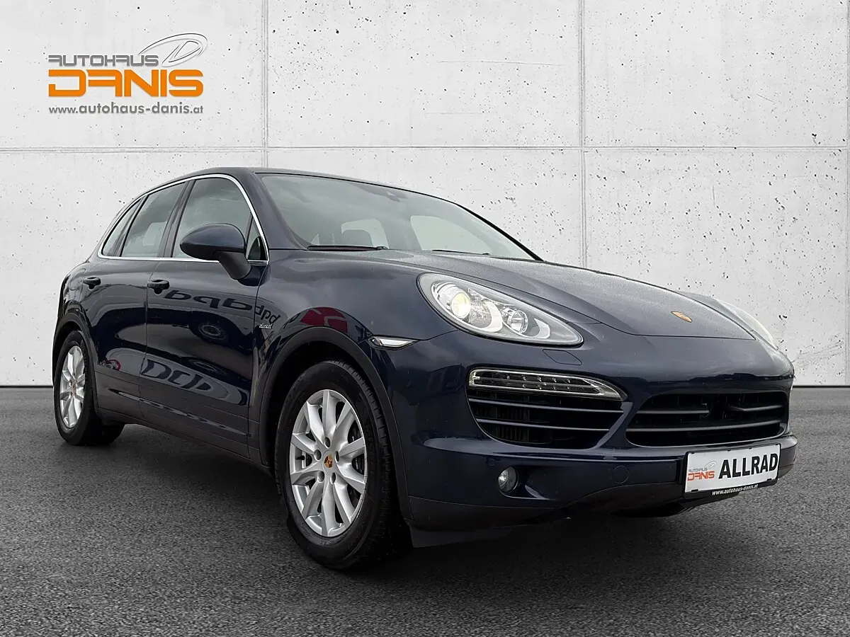Porsche Cayenne 2013 photo 2