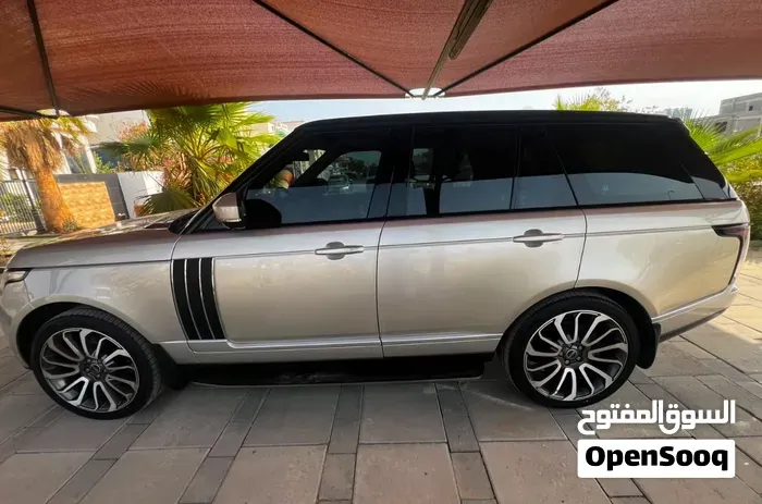 Land Rover Range Rover Vogue 2014 photo 3