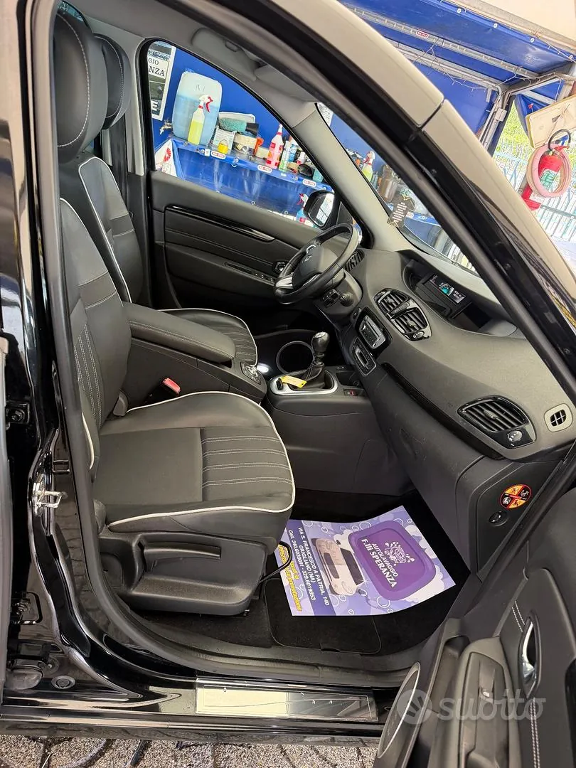Renault Scenic 2013 photo 4